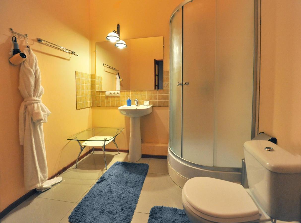 אודסה Hotel Reno On Deribasovskaya מראה חיצוני תמונה
