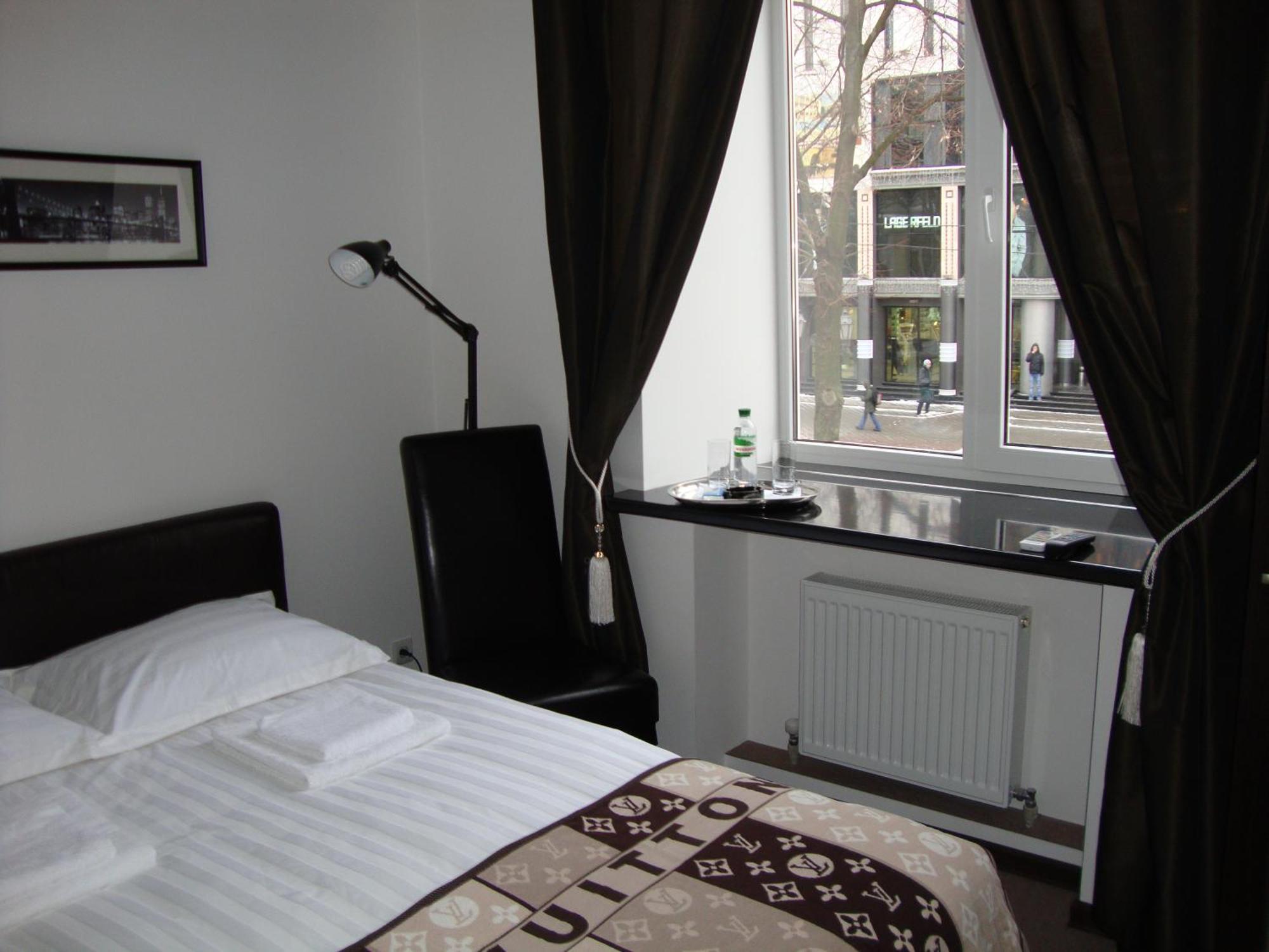 אודסה Hotel Reno On Deribasovskaya מראה חיצוני תמונה